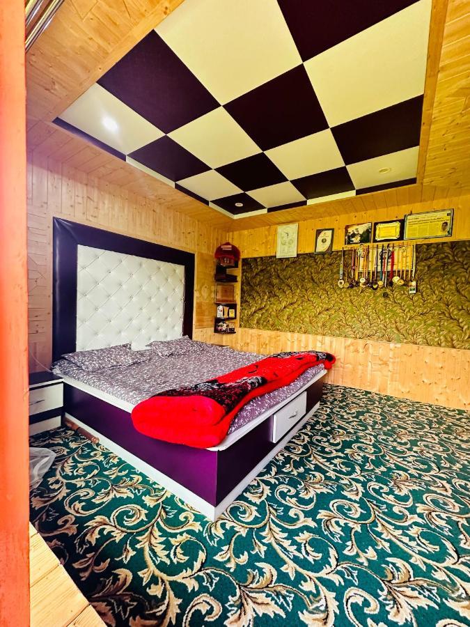 Sheen Homestay Gulmarg Kültér fotó