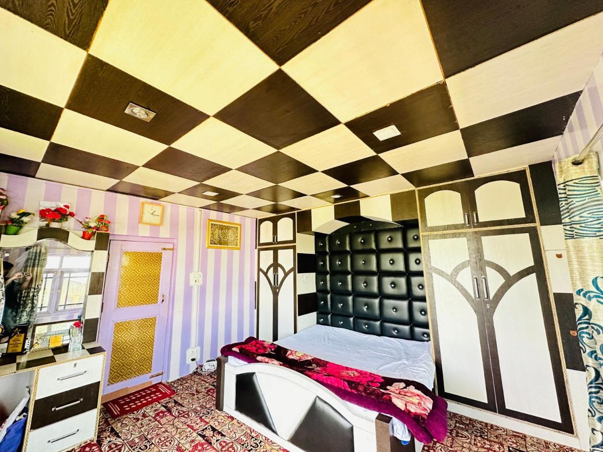 Sheen Homestay Gulmarg Kültér fotó