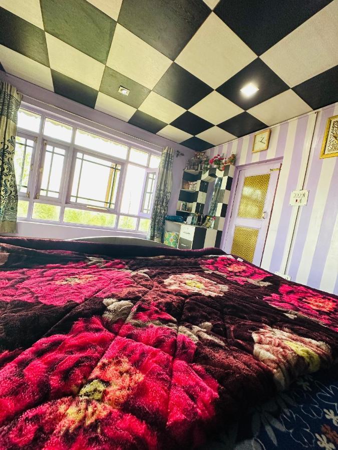 Sheen Homestay Gulmarg Kültér fotó