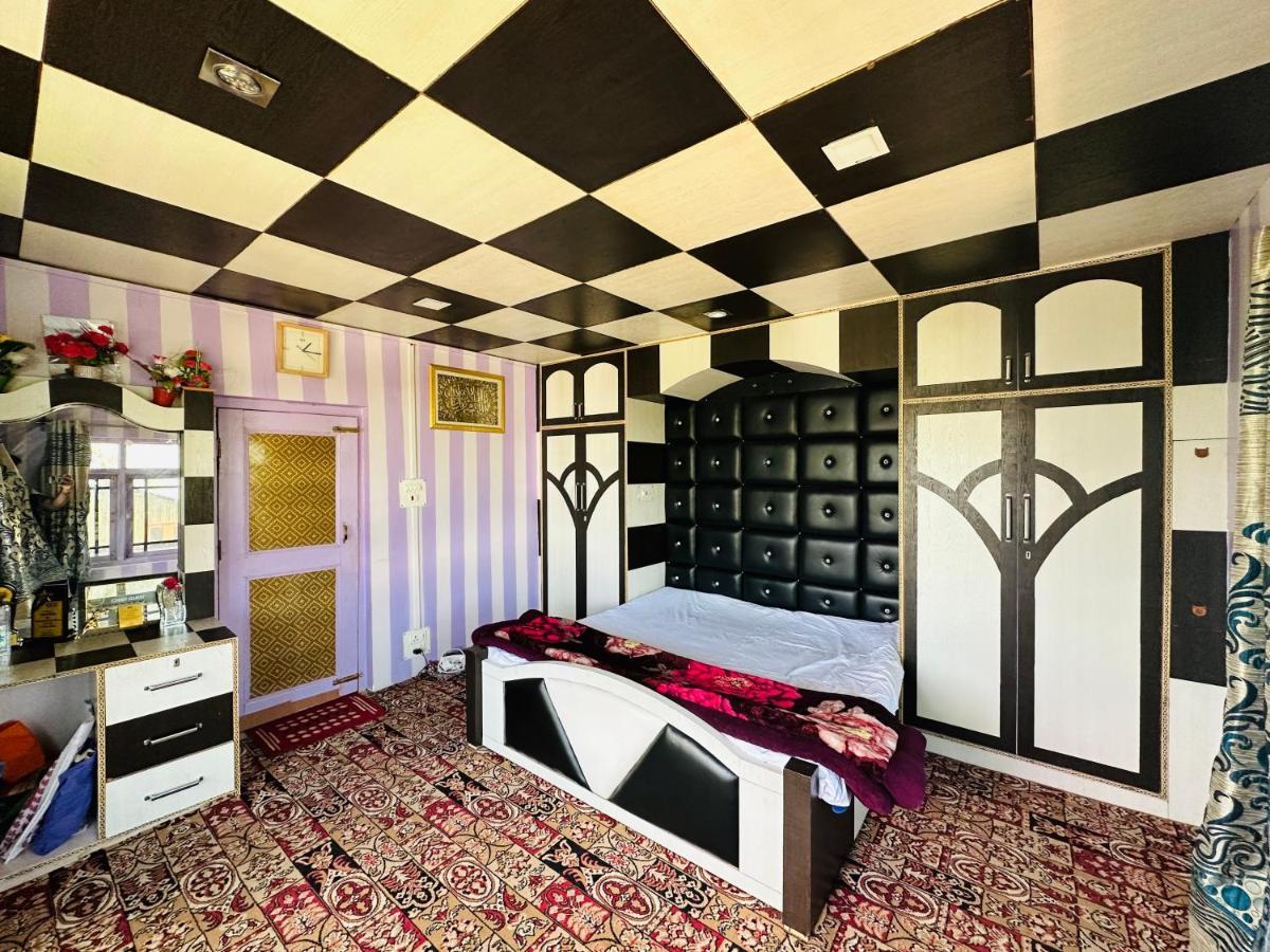 Sheen Homestay Gulmarg Kültér fotó