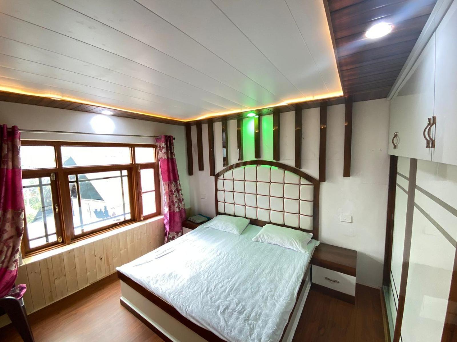 Sheen Homestay Gulmarg Kültér fotó