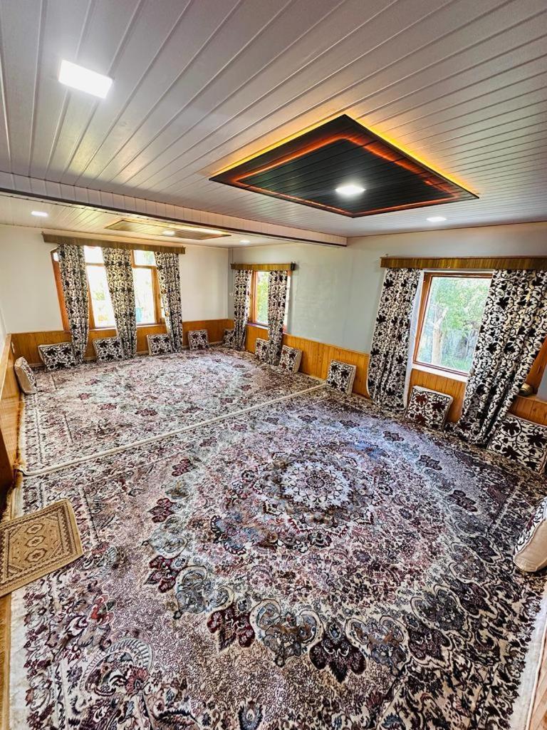 Sheen Homestay Gulmarg Kültér fotó