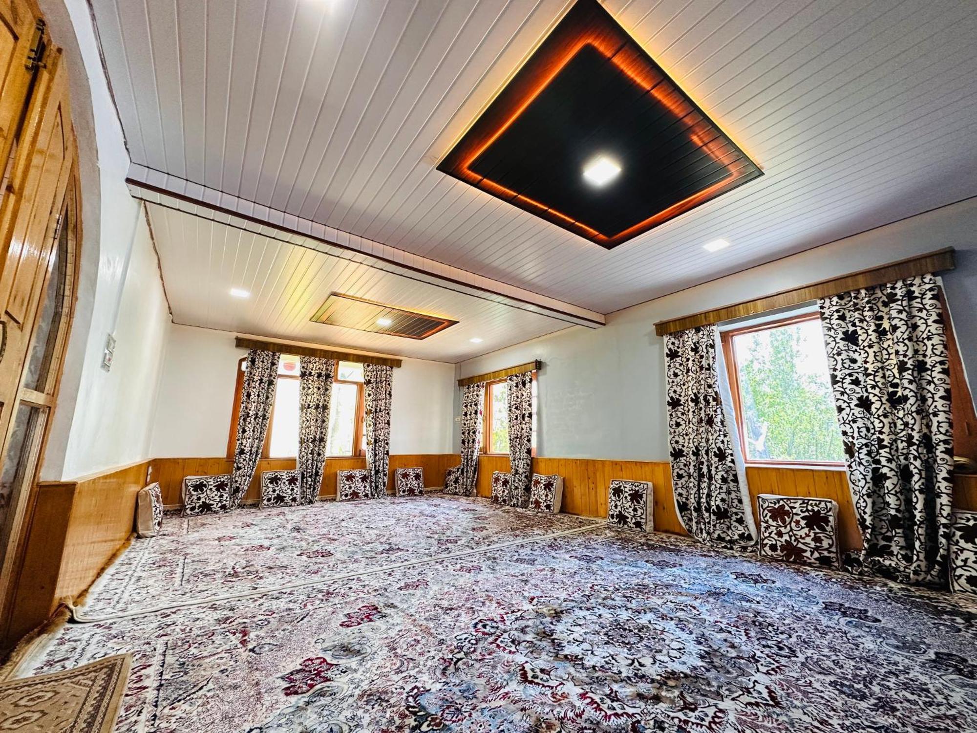 Sheen Homestay Gulmarg Kültér fotó
